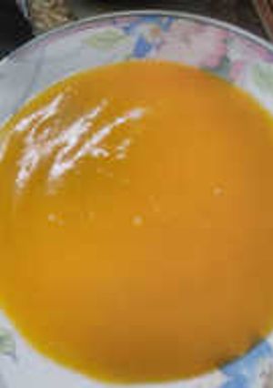 Una foto de Sopa crema de zapallo, zanahoria y papa! 😊