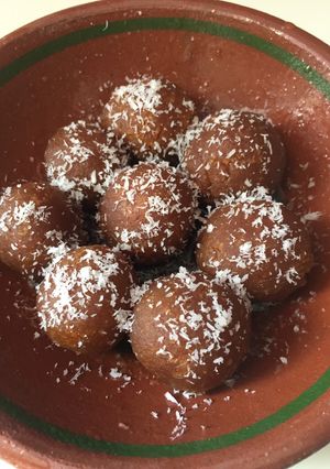 A picture of Marie biscuit gulab jaman.