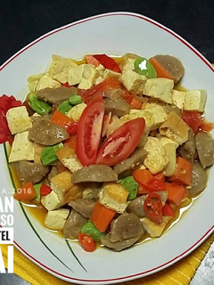 Foto resep Tumisan pedas bakso tahu wortel + petai