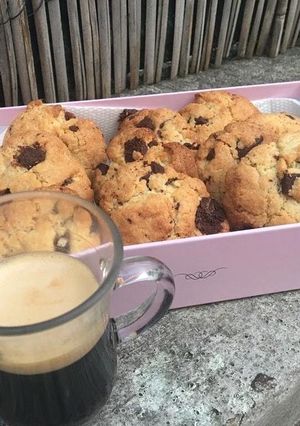 Une photo de Cookies moelleux aux pépites de chocolat noir