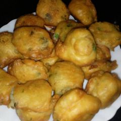 A picture of Mysore Bonda.