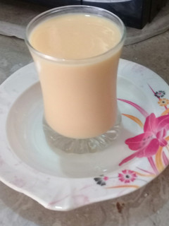 A picture of Mango shake.
