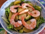 Ensalada de camarón con naranja y aguacate