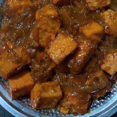 A picture of Paneer massala.