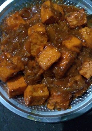A picture of Paneer massala.