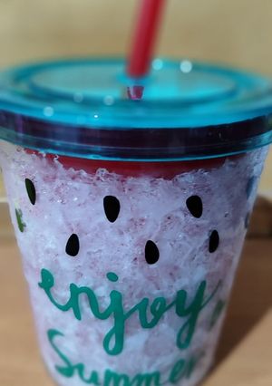 Una foto de Licuado de banana con açaí