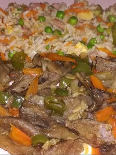 Una foto de Ternera y arroz estilo chino