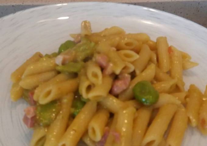 Passaggi a Preparare Ultimate Pennette con vellutata di fave