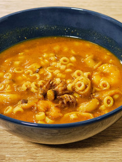 Una foto de Sopa de marisco con toque picante