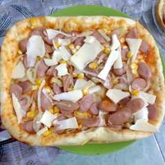 A picture of Pizza teflon super empuk sederhana tanpa telur.