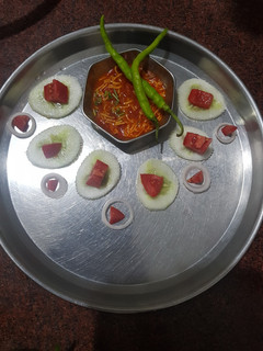 સેવ ટામેટા નું શાક, (sev Tomato shaak recipe in Gujarati) રેસીપી મુખ્ય ફોટો