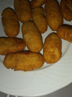 Una foto de Croquetas caseras de pollo 😋👌