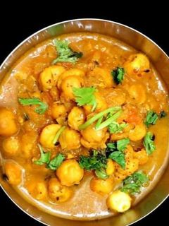 મખાના ની સબ્જી(Makhana Sabji Recipe In Gujarati) રેસીપી મુખ્ય ફોટો