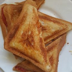 A picture of Tomato Boiled Eggs Toasted Sandwich.