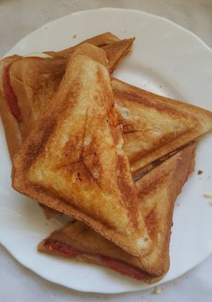 A picture of Tomato Boiled Eggs Toasted Sandwich.