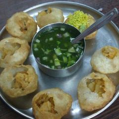 Pani puri A picture of Pani puri.