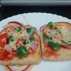 A picture of Bread Pizza.