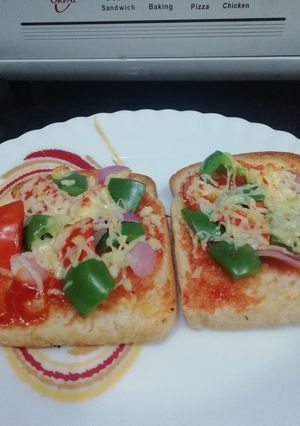 A picture of Bread Pizza.