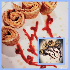 A picture of Omelet cheesey pinwheels.