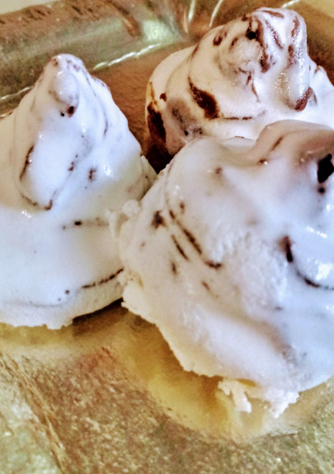 Una foto de Conitos rellenos con dulce de leche y chocolate