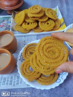 गेहूं के आटे की चकली(genhu ke aate ki chakli recipe in hindi) रेसिपी मुख्य फोटो