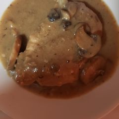A picture of Mushroom porkchops.