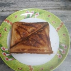 A picture of Paneer capcicum carrot sandwich.
