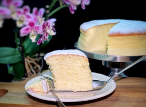 Una foto de 🇯🇵 CHEESECAKE JAPONÉS (スフレチーズケーキ, Japón)