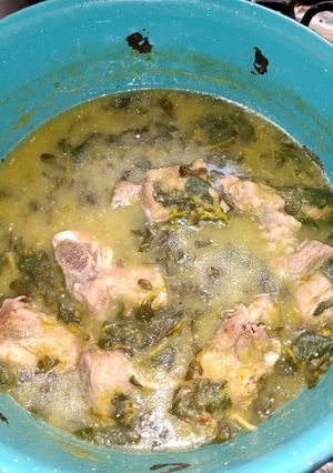Una foto de Verdolagas con carne de puerco en chile verde