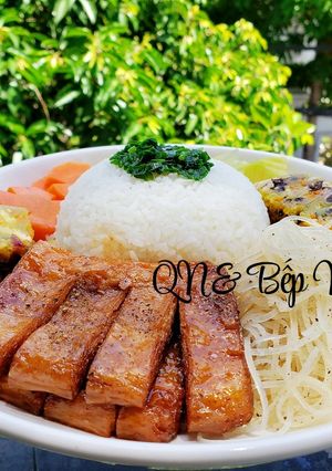 Hình của món Cơm sườn bì chả chay.