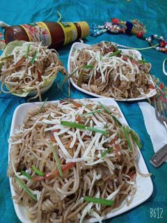 चीज़ हक्का नूडल्स(Cheese hakka noodles recipe in Hindi) रेसिपी मुख्य फोटो
