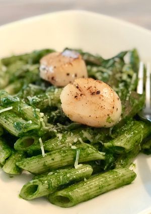 A picture of Spinach penne with panfried scallop.