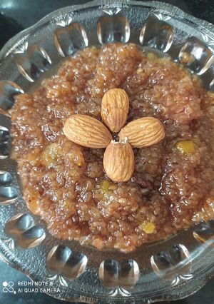A picture of Lapsi (broken wheat dessert).