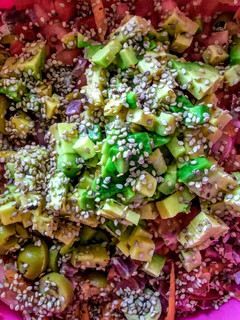 Una foto de ENSALADA Mixta, con Fiambres españoles...! 🐽