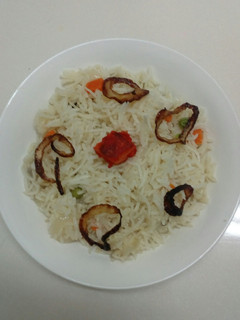 வெஜிடபிள் புலாவ் (Vegetable pulao recipe in tamil) செய்முறை முக்கிய புகைப்படம்