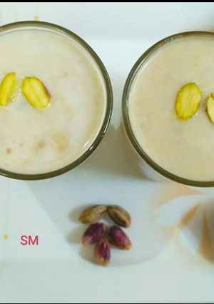 A picture of Dates Lassi with pistachios.