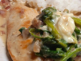 Pechugas de Pollo en Salsa de Queso y Espinaca