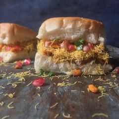 A picture of Kutchi dabeli.
