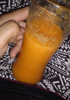 Una foto de Licuado de zanahoria, manzana y naranja