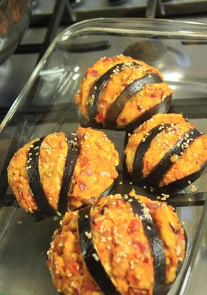 ભરેલા રીંગણનું શાક વિથ ચીઝ મસાલા (Bharela Ringan Shak With Cheese Masala Recipe In Gujarati) રેસીપી મુખ્ય ફોટો