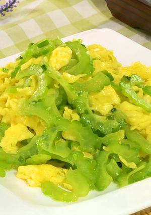 A picture of Bitter Melon and Egg Stir-Fry.