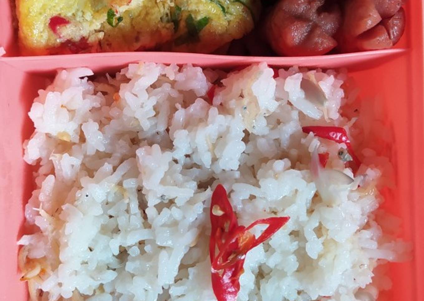 Nasi Liwet Rice Cooker, Telur Dadar, dan Sosis Gurita