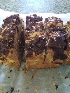 รูปของ Chocolate Peanut Butter Banana Oat Loaf | เค้กโลฟช็อกโกแลตเนยถั่วโอ๊ต