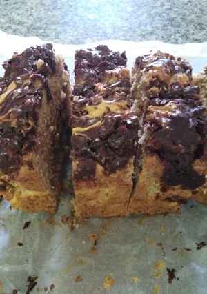 รูปของ Chocolate Peanut Butter Banana Oat Loaf | เค้กโลฟช็อกโกแลตเนยถั่วโอ๊ต
