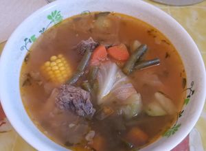 Una foto de Caldo de res