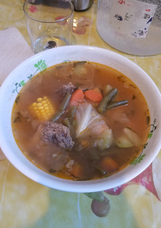 Una foto de Caldo de res