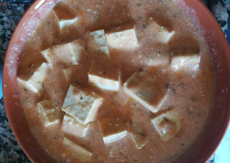 Tofu marinado en tomate yogurt