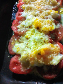 Una foto de 🎉Huevos duros gratinados🥚🥚