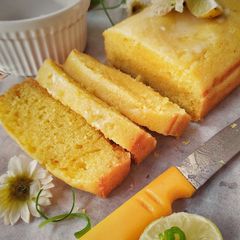 A picture of Lemon Pound Cake.