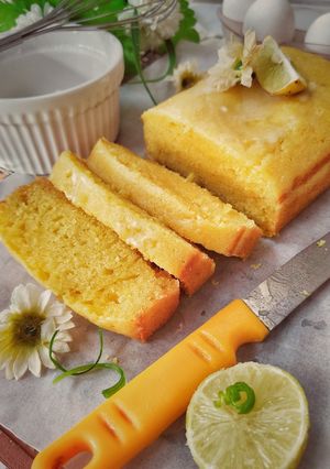 A picture of Lemon Pound Cake.